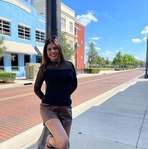 Meet your Posher, Arelis e.